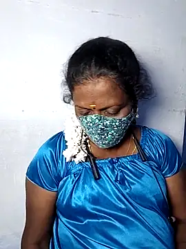 Snapshot of umashreetamil chatting on November 7, 4:22 pm umashreetamil online show from November 7, 4:22 pm