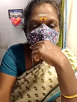 Snapshot of umashreetamil chatting on December 17, 10:20 am umashreetamil online show from December 17, 10:20 am