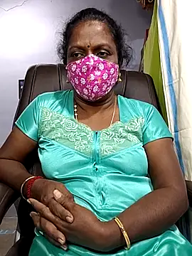 Snapshot of umashreetamil chatting on November 30, 12:22 am umashreetamil online show from November 30, 12:22 am