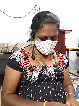 Snapshot of umashreetamil chatting on October 31, 3:19 pm umashreetamil online show from October 31, 3:19 pm