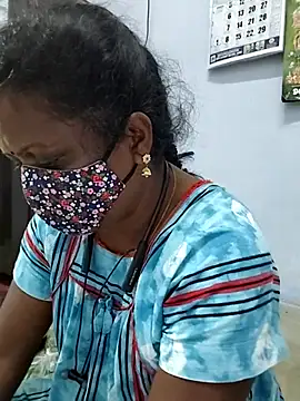 Snapshot of umashreetamil chatting on November 5, 2:25 am umashreetamil online show from November 5, 2:25 am