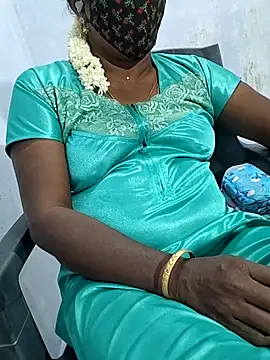 Snapshot of umashreetamil chatting on September 19, 4:55 pm umashreetamil online show from September 19, 4:55 pm