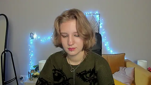 Snapshot of Hailey_Foxy chatting on October 1, 8:52 am Hailey Foxy online show from October 1, 8:52 am