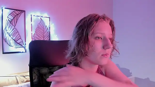 Hailey Foxy online show from November 21, 9:30 am