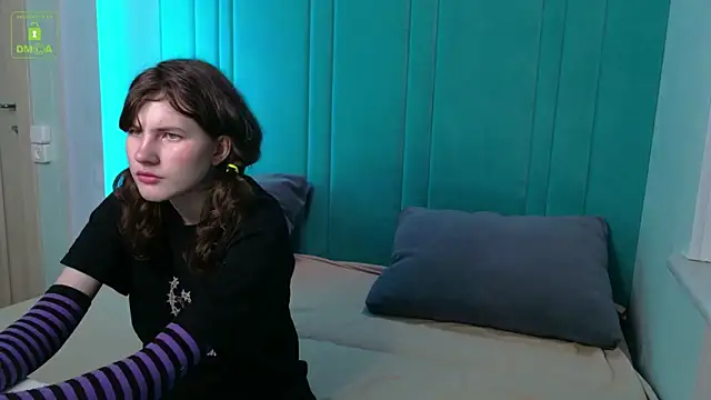 Snapshot of ViviaraNGendy chatting on September 20, 4:01 pm ViviaraNGendy online show from September 20, 4:01 pm