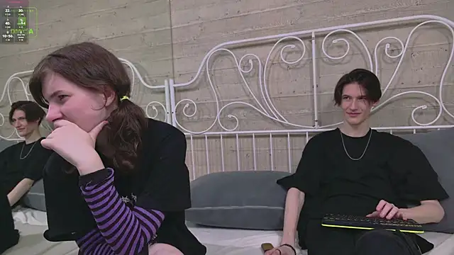 Snapshot of ViviaraNGendy chatting on September 21, 10:42 am ViviaraNGendy online show from September 21, 10:42 am