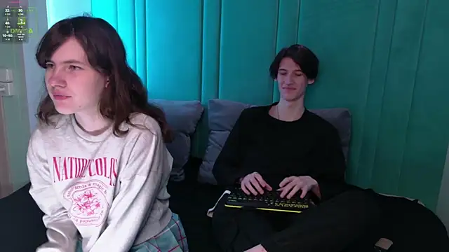 Snapshot of ViviaraNGendy chatting on September 14, 10:26 am ViviaraNGendy online show from September 14, 10:26 am