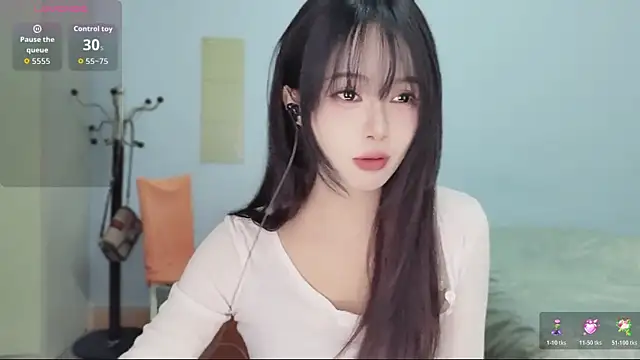 Sue101010 online show from November 16, 7:29 pm