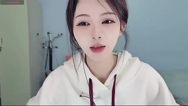 Sue101010 online show from November 21, 7:02 pm