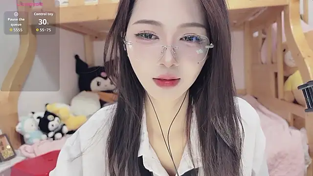 Sue101010 online show from October 26, 1:44 pm