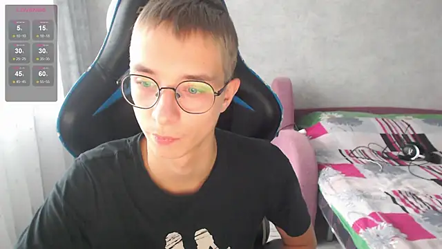 glasses cat online show from November 30, 10:05 am