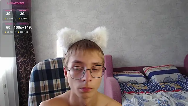glasses cat online show from September 10, 5:28 am