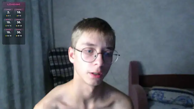 glasses cat online show from October 24, 11:26 pm