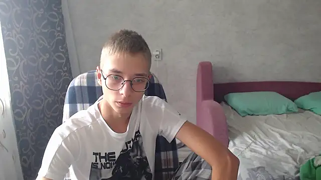 glasses cat online show from September 23, 7:48 am