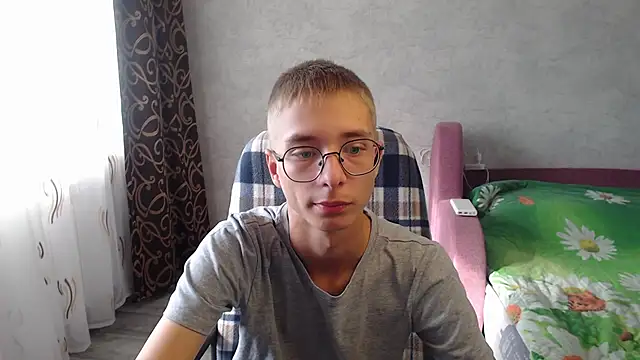 glasses cat online show from September 15, 7:31 am