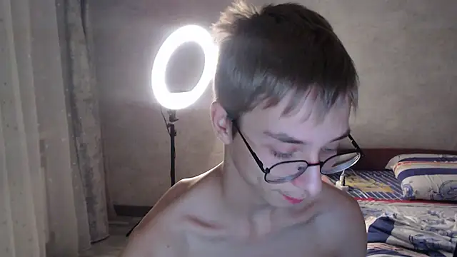 glasses cat online show from November 11, 9:53 pm