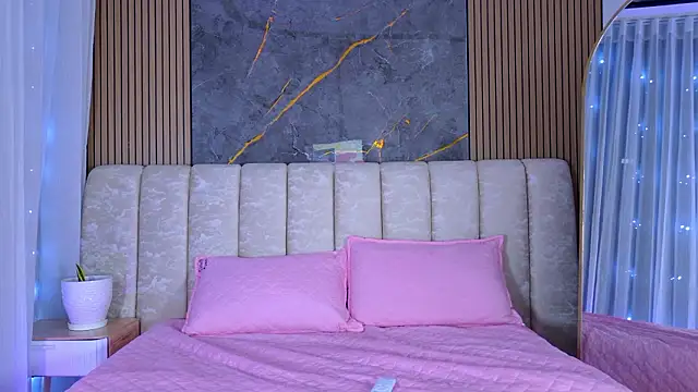 mia scot online show from March 29, 11:56 am