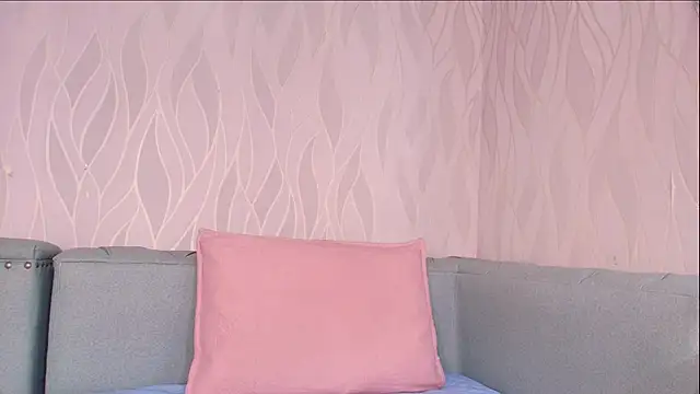 mia scot online show from October 9, 1:44 pm