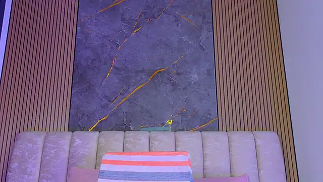 mia scot online show from December 19, 11:56 am