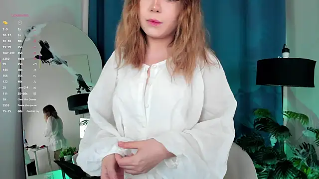 Lina Glow online show from October 28, 6:45 am