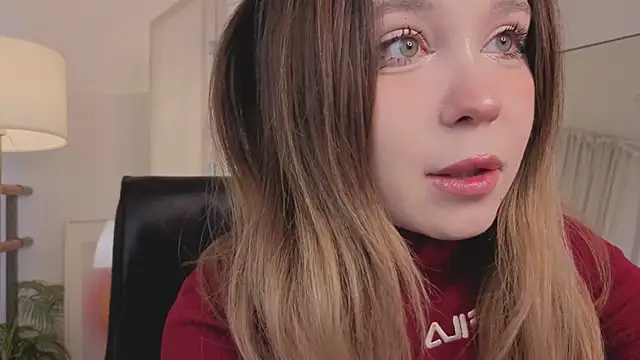 Lina Glow online show from February 12, 6:57 am