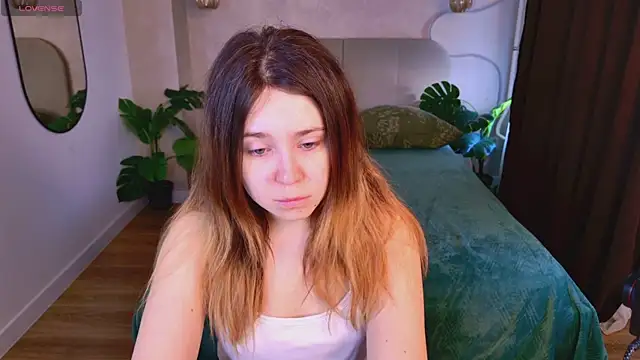 Lina Glow online show from April 2, 6:31 am