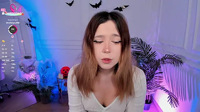 Lina Glow online show from October 30, 6:44 am