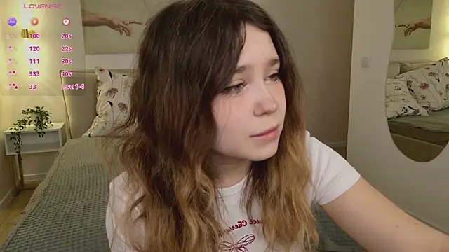 Lina Glow online show from April 3, 6:53 am