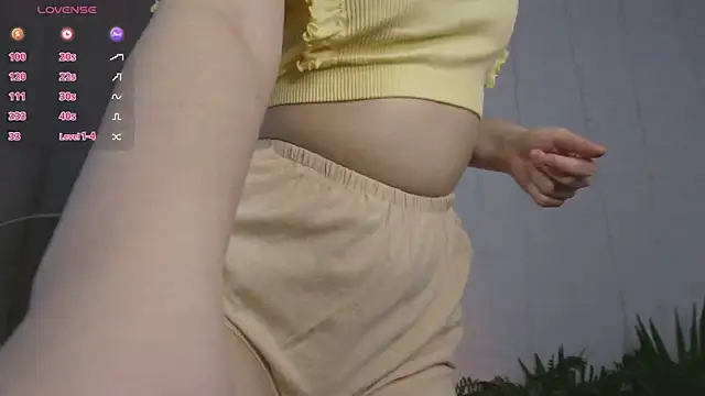 Lina Glow online show from April 19, 6:47 am