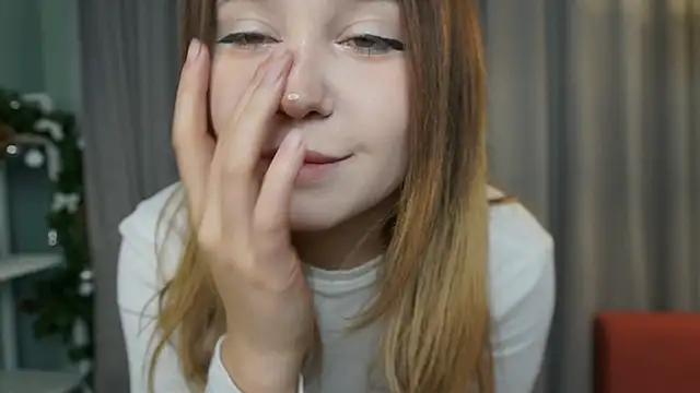 Lina Glow online show from January 16, 6:50 am