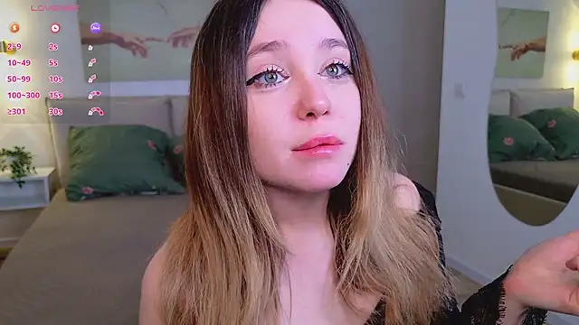 Lina Glow online show from March 28, 6:36 am