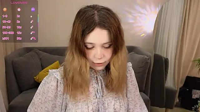 Lina Glow online show from November 29, 6:46 am