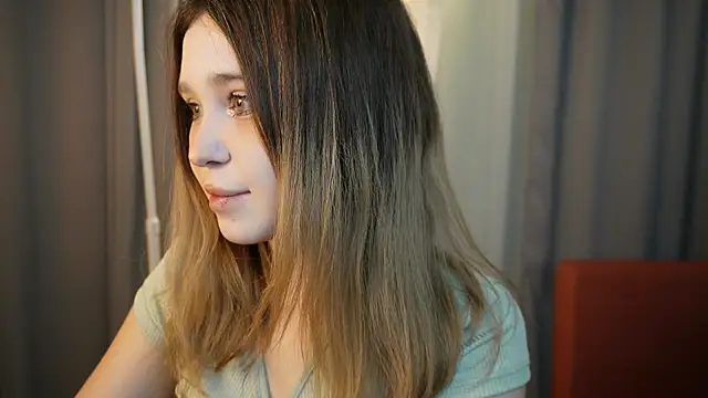 Lina Glow online show from November 20, 7:09 am