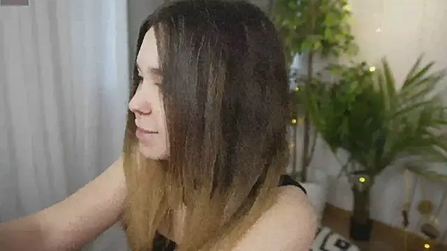 Lina Glow online show from March 18, 6:49 am