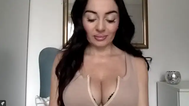 Snapshot of StellaSensual chatting on October 17, 6:50 am StellaSensual online show from October 17, 6:50 am