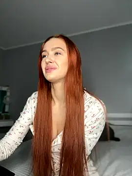 Snapshot of LittleFox___ chatting on October 22, 6:35 am LittleFox online show from October 22, 6:35 am