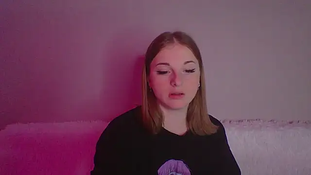 Snapshot of Star_Girlish chatting on October 25, 7:36 pm Star Girlish online show from October 25, 7:36 pm