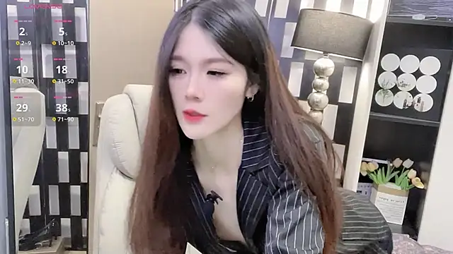 Yueyue-MM online show from November 28, 2:01 am