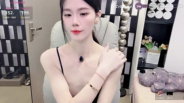 Yueyue-MM online show from May 1, 12:32 pm