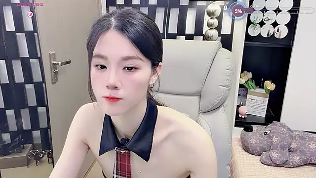 Yueyue-MM online show from June 12, 3:04 am