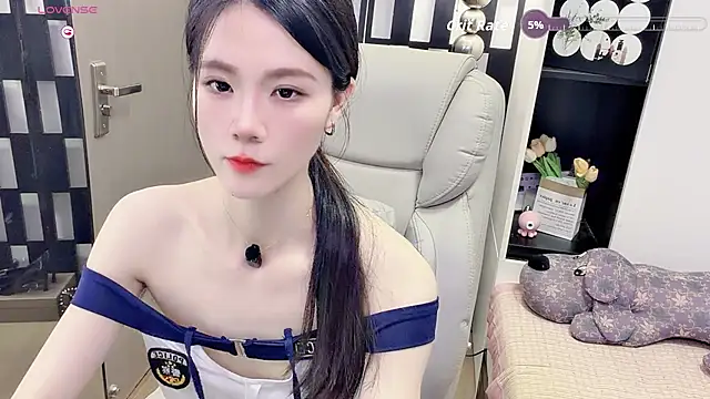 Yueyue-MM online show from May 31, 2:45 pm