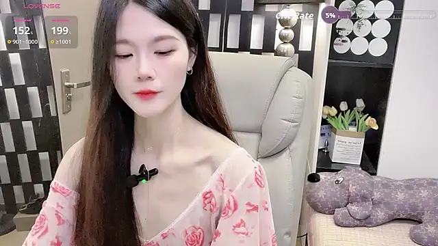 Yueyue-MM online show from March 6, 2:28 am