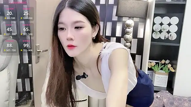 Yueyue-MM online show from November 7, 11:52 pm