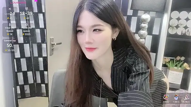 Yueyue-MM online show from October 8, 12:01 am
