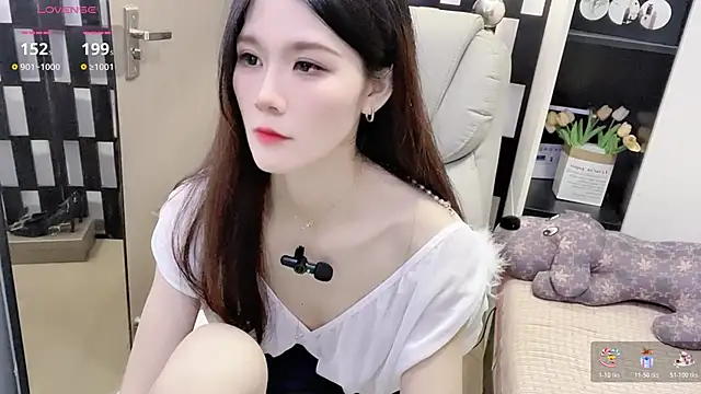 Yueyue-MM online show from November 25, 1:33 pm