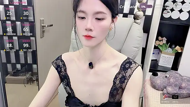 Yueyue-MM online show from May 3, 1:15 pm