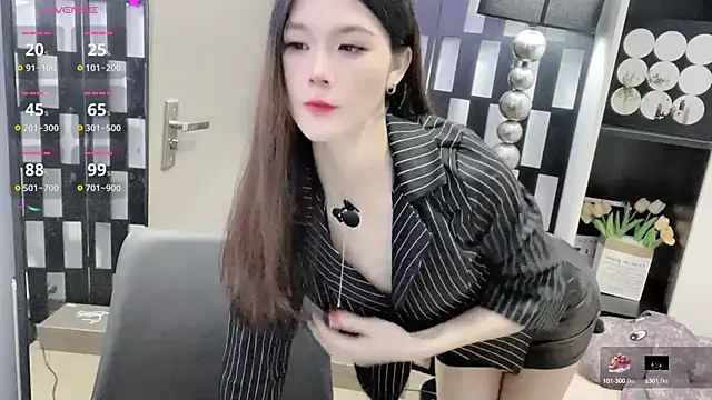 Yueyue-MM online show from October 17, 12:14 am