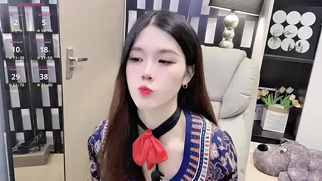 Yueyue-MM online show from November 26, 1:44 pm