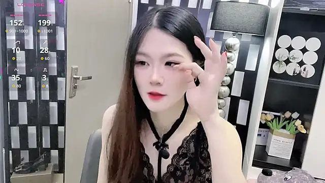 Yueyue-MM online show from October 28, 12:33 am