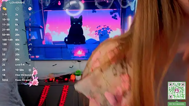 ElfredaTupy online show from November 4, 6:06 am